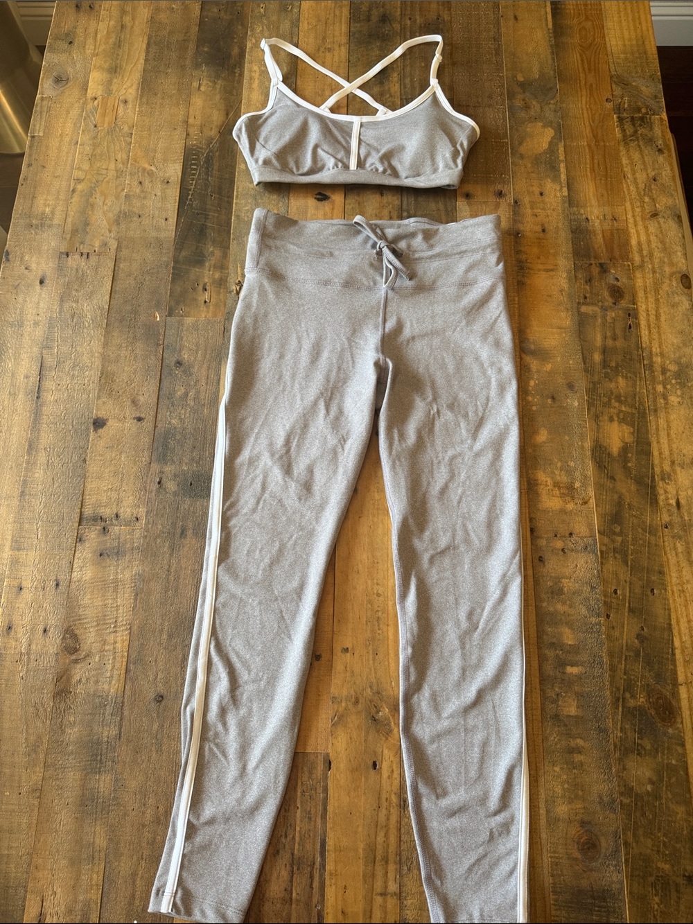 Women’s Heather Gray Leggings & Sports Bra Set